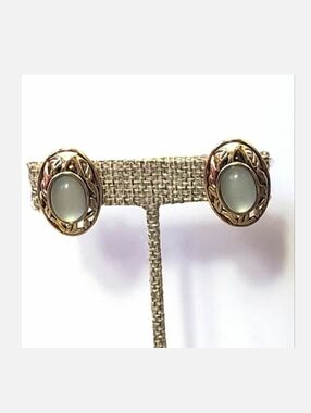 VINTAGE Faux Moonstone Clip-on Earrings